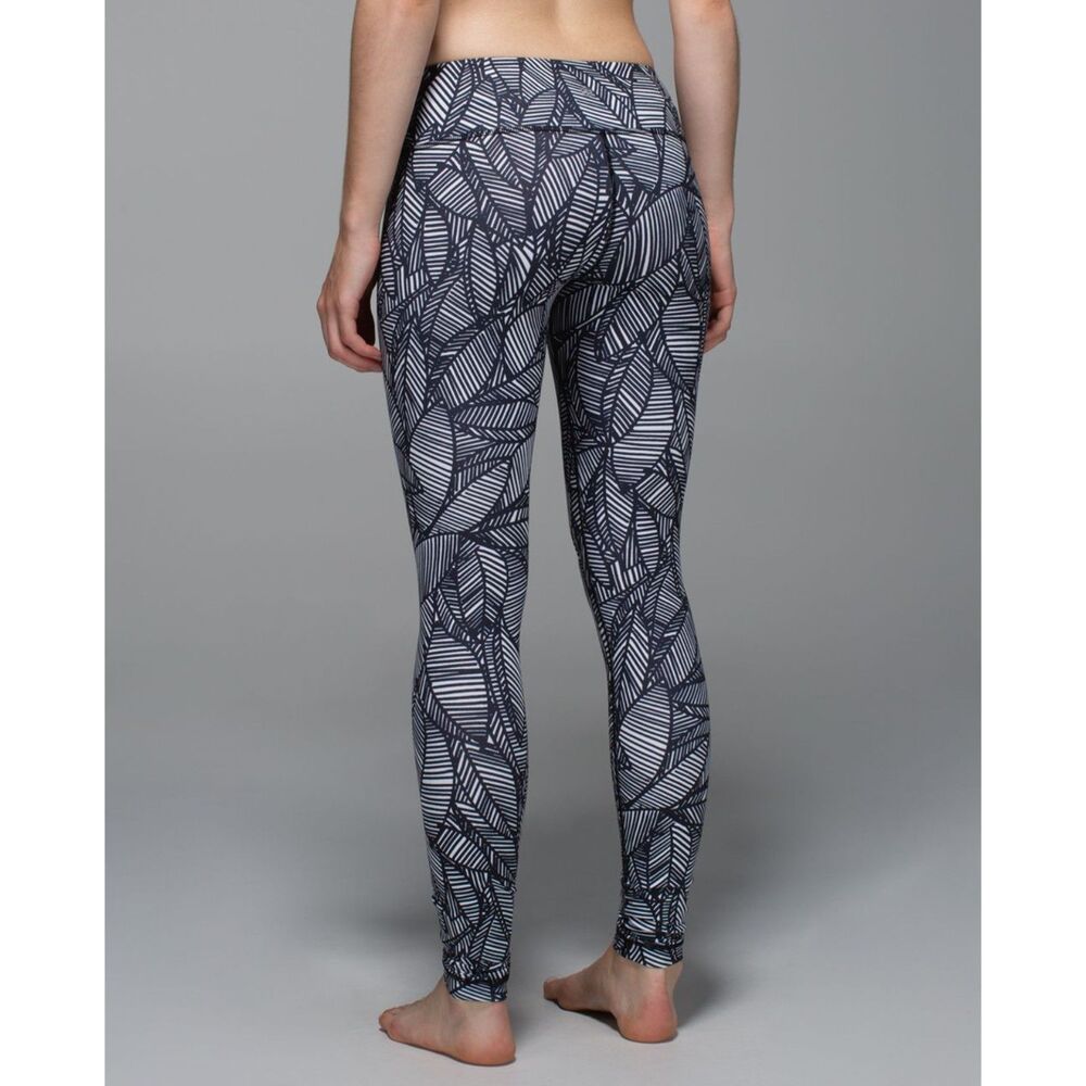 Lululemon Athletica 6 Wunder Under Banana Leaf Print EUC Vintage Athleisure